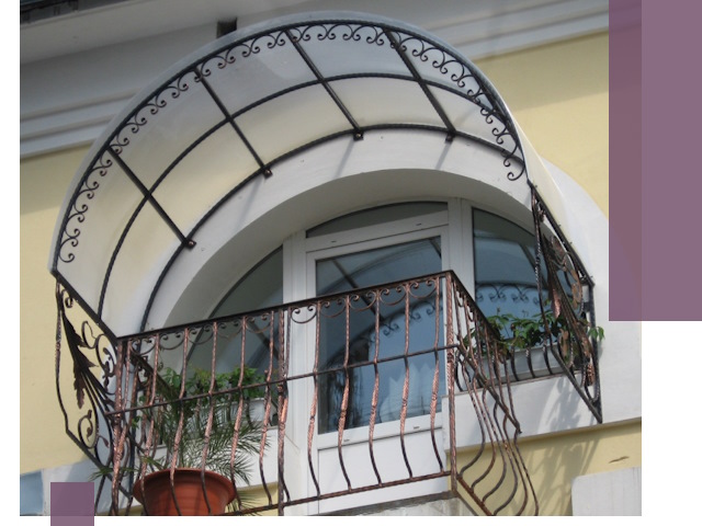 Козырьки над балконом в Усолье-Сибирском — изготовление и монтаж